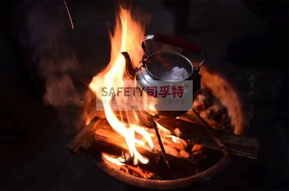 經(jīng)典永不過時，“圍爐煮茶”掀起新式社交風(fēng)「司孚特圍爐茶桌」(圖1)