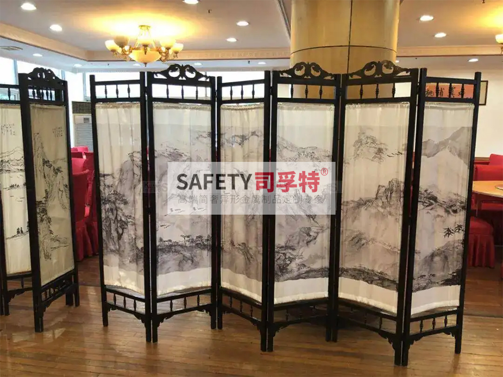 金屬屏風有哪些種類？什么材質(zhì)的金屬屏風好？[司孚特金屬屏風](圖1)