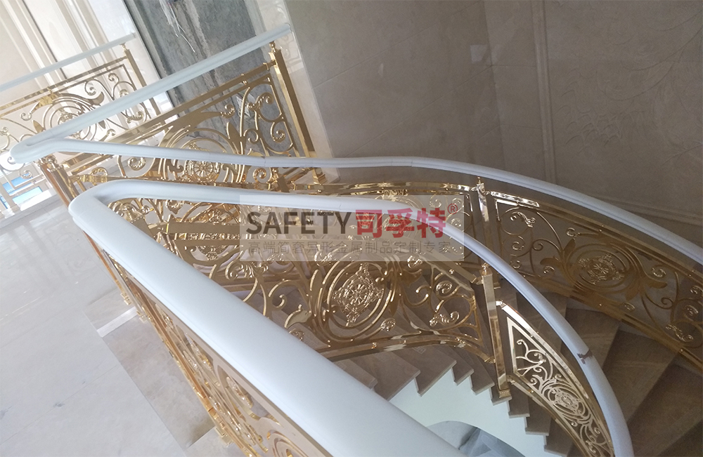 鋁藝鏤空雕花樓梯扶手：造型多樣，工藝成熟，彰顯高端品味(圖2)