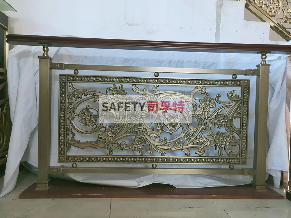 鋁藝鏤空雕花樓梯扶手：造型多樣，工藝成熟，彰顯高端品味(圖4)